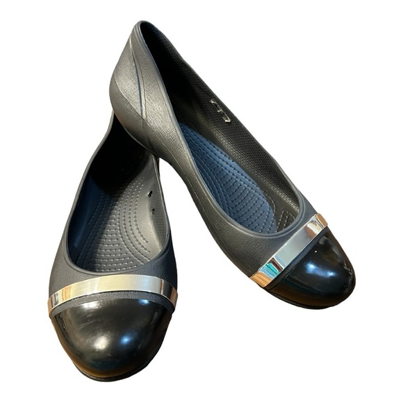 Crocs Black/Gray Cap Toe With Silver Band Ballet Flats in a Woman’s Size 10 - Picture 3 of 11